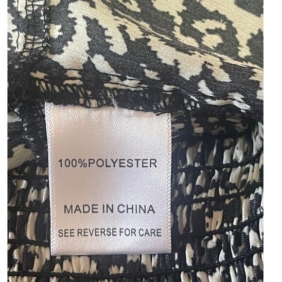 Lucy Paris Izzy Smocked Blouse Top Deep V-Neck, Black & White Print M| Chic - Picture 9 of 13